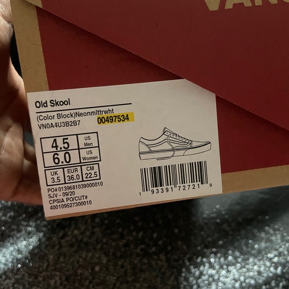 Children’s shoes - Picture 2 of 2